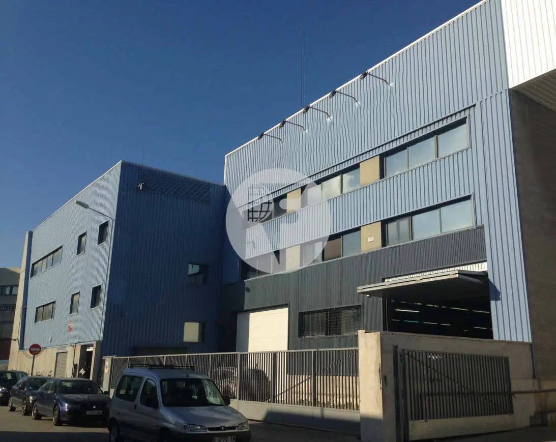 Nave industrial en venta de 2.737 m² - Sant Adria del Besós, Barcelona. 2